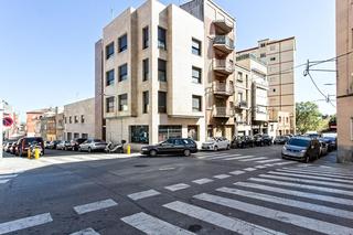Lloguer Local Comercial a Can Rull. Local en can rull