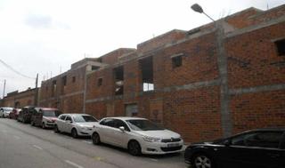 Edifici a Sant Llorenç Savall. Edificio en construcción