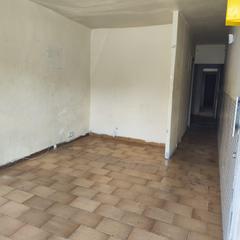 Casa  Calle leovigild de. Casa de 2 hab  okupada para reformar completamente en can puigge