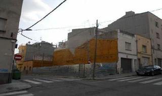 Residential Plot in Plaça Catalunya - Escola Industrial. Terreno urbano para construir en venta en c. mare de deu de la l
