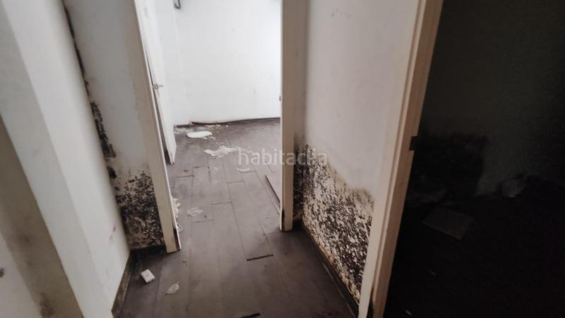 Foto f8d4093f-146c-4b50-bb63-4c5b3e08dcc1. Local comercial a Centre Rubí