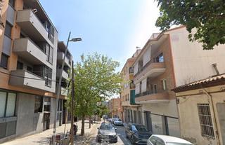 Aparcament cotxe a Pont Vell. Parking en cverge montserrat ripollet