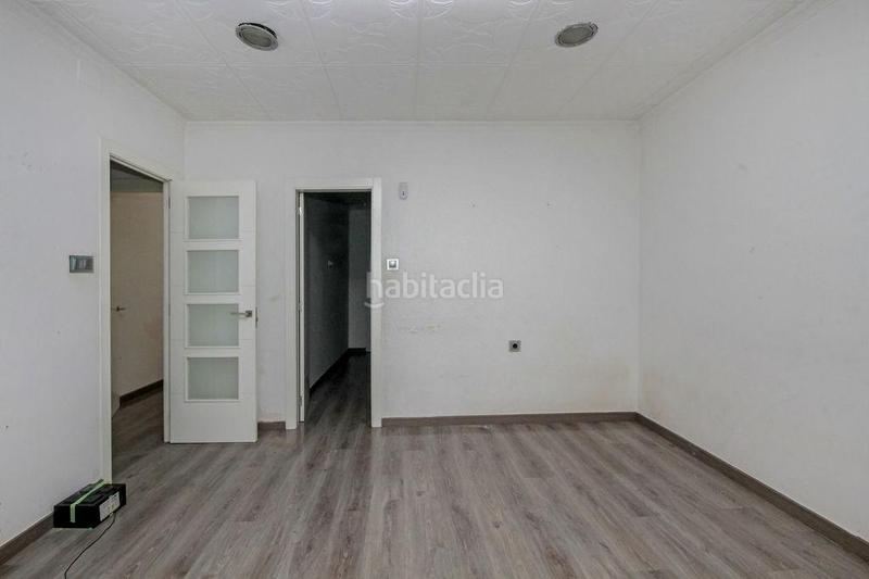 Foto c8511ff3-25e7-44a9-afef-02983966e617. Casa con parcheggio in Ca n'Oriac Sabadell