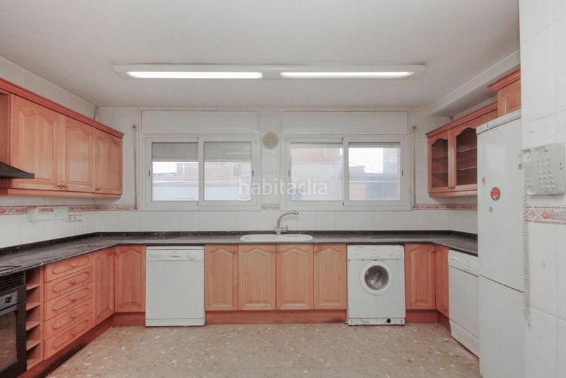 Foto cef30cee-6bfd-430a-b4ba-4e87f19b0c4b. Maison avec parking dans La Plana del Pintor Sabadell