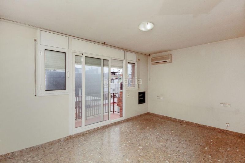 Foto d0c8c720-86ea-445e-b215-a6a421bbe2f4. Casa amb aparcament a La Plana del Pintor Sabadell