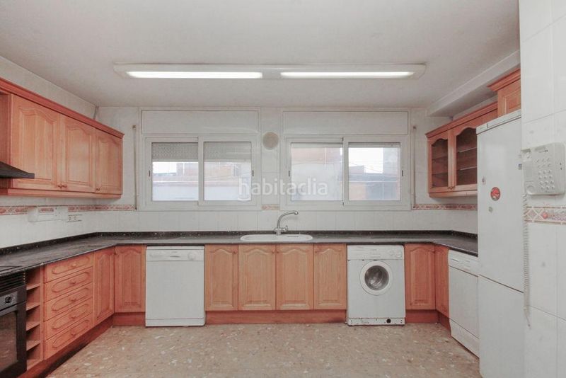 Foto f1774c9b-4cb1-4a5e-ac73-b49b8b7e3759. Casa amb aparcament a La Plana del Pintor Sabadell