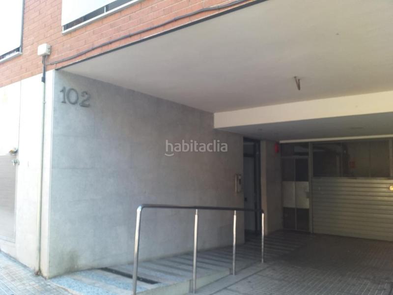 Foto d7e5e0b0-910f-4068-91a7-55de79d892d8. Aparcament cotxe a Ca n'Aurell Terrassa