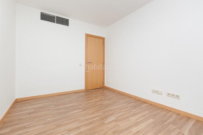 Foto 6a376a0e-7b89-4f19-adab-3d36a403434f. Dúplex piso ocupado espacioso dúplex en Centre Ripollet