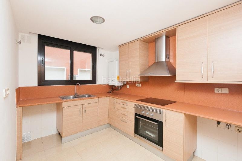 Foto a43f5e3a-92df-4fa5-8a53-da1a6bd98821. Dúplex piso ocupado espacioso dúplex en Centre Ripollet