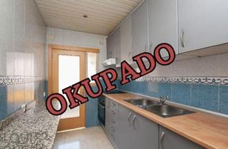 Pis a Can Puiggener. Piso okupado en sabadell