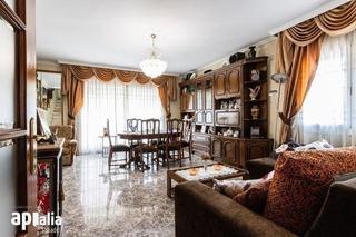 Casa aparellada a Can Rull. Magnífica casa pareada esquinera en can rull