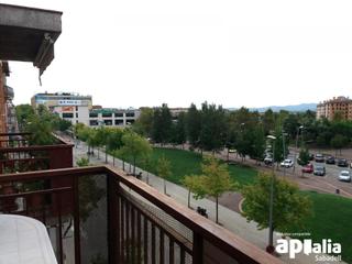 Pis  Carrer manuel de falla de. Piso de 4 habitaciones en serra camaro