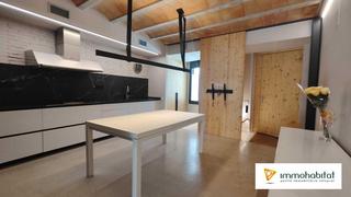 Maison à Gràcia. Casa de 3 habitaciones en gracia, con piscina y patio privado