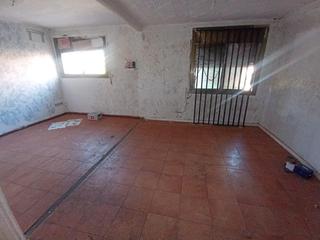 Etagenwohnung in Can Puiggener. Piso a reformar en can puiggener