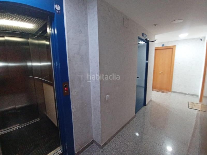 Foto b1f25db5-3ea7-4d51-bf8d-312a241b0864. Piso  amplio con 3 habitaciones y plaza de parking en Sabadell