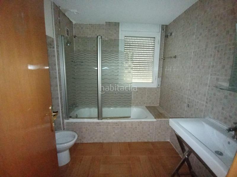 Foto fd1380a4-3a44-4d2b-a880-d050136bf4e4. Piso  amplio con 3 habitaciones y plaza de parking en Sabadell