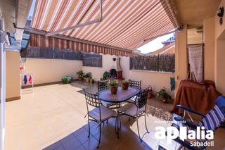 Erdgeschoss in Can Puiggener. Planta baja con entrada independiente, 3 habitaciones y terraza