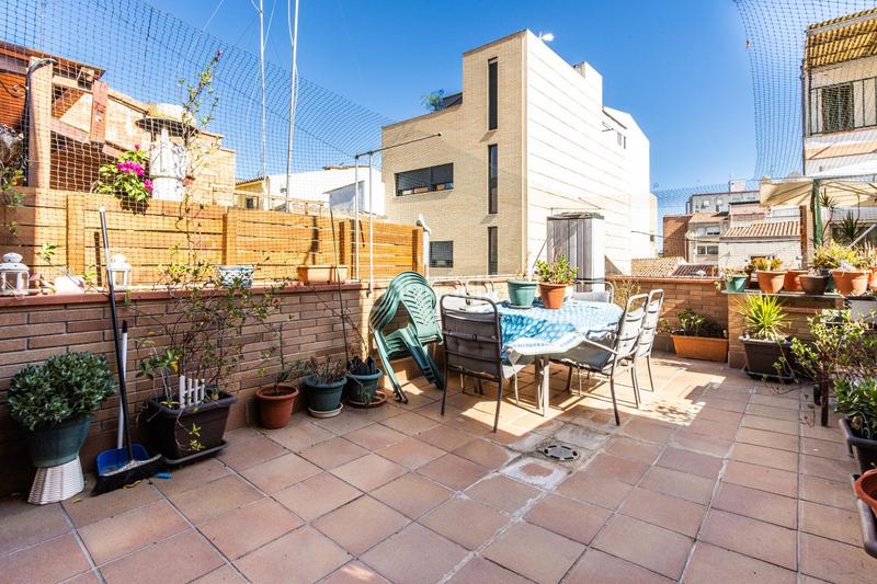 Foto 0b6b8e06-ead2-48bd-bb5b-5520b6a508a9. Semi detached house with heating parking in La Romànica Barberà del Vallès