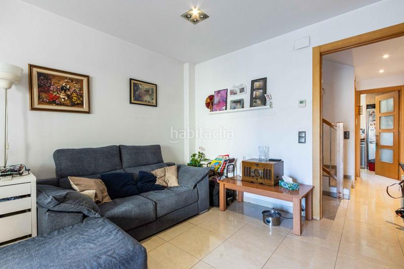 Foto 9d66bdd6-9676-42dc-9afe-f4e25fc94ccc. Semi detached house with heating parking in La Romànica Barberà del Vallès