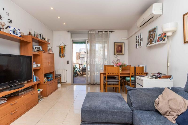 Foto dee0757e-794b-4341-9f8e-8268f3443202. Semi detached house with heating parking in La Romànica Barberà del Vallès