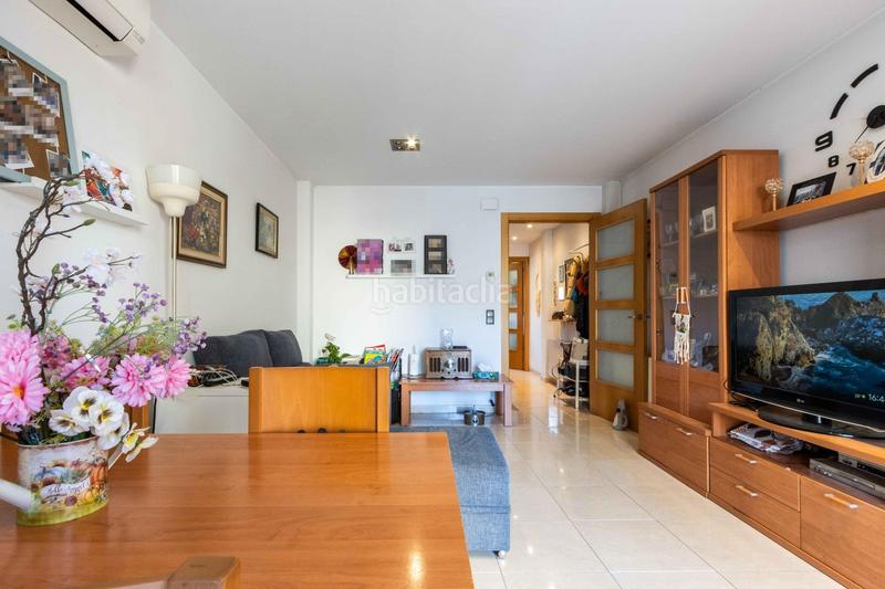 Foto ee1f5616-10e4-4c83-8109-a12b763acd99. Semi detached house with heating parking in La Romànica Barberà del Vallès