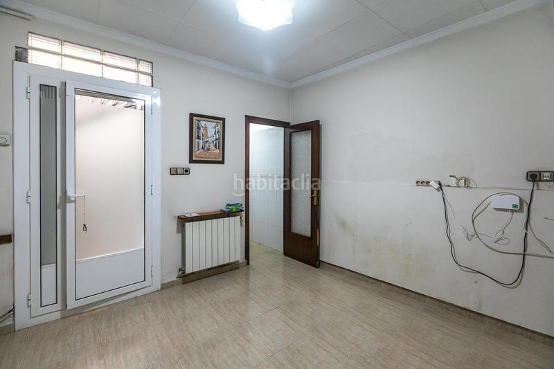 Foto b62dc2c8-3676-42f6-a36f-ab45071b71aa. Casa a Centre Sabadell