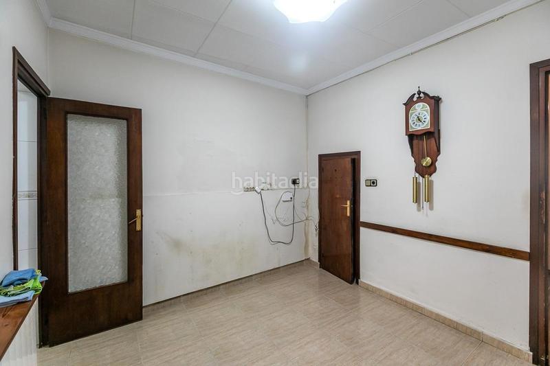 Foto df910bfe-406d-4f87-9f63-16011b390b3c. Casa a Centre Sabadell