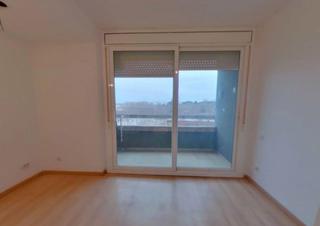 Pis a Hostafrancs. Piso de 3 habitaciones en eix macia