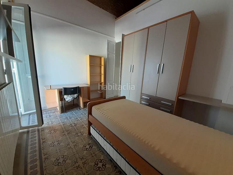 Foto 224f4b46-ecc6-4d9b-94ad-e72905e94710. Lloguer casa amb calefacció a Centre Sabadell