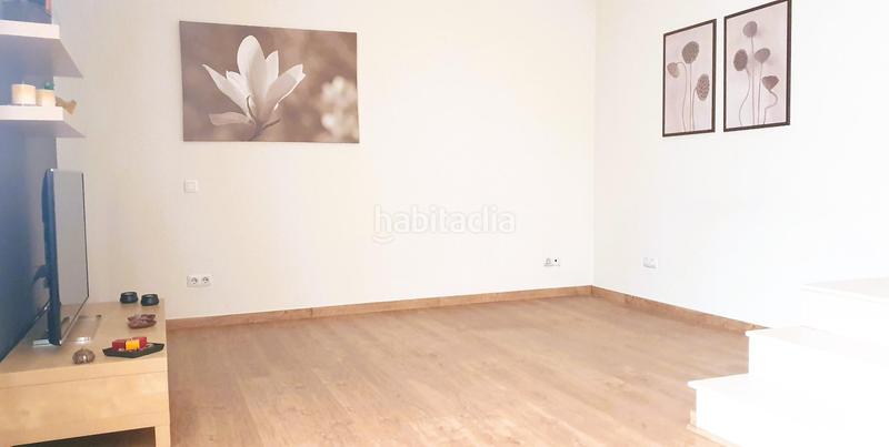 Foto 9b9302c0-e577-4bff-b0b1-814f6d005dd4. Casa adossada amb calefacció aparcament a Eixample Sabadell