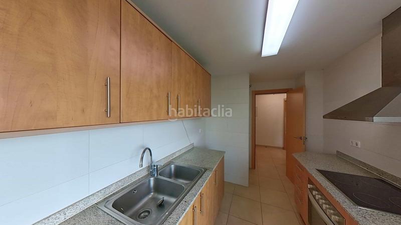 Foto f210fc16-588c-4dab-be09-f784f88074d4. Pis amb calefacció aparcament piscina a Torre-romeu Sabadell