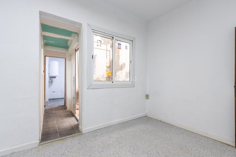 Foto b29853be-58a3-41d6-b8fb-edc130340a19. Casa adossada a Ca n'Aurell Terrassa