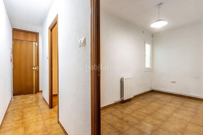 Foto ebbf3277-8a9b-4054-b196-172a17baffc5. Casa adossada a Ca n'Aurell Terrassa