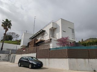Casa adossada a Can Moré - Santa Anna - Can Feliu de Merola. Casa de cinco habitaciones en pineda del mar