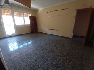 Etagenwohnung in Espronceda. Piso en campoamor de 4 habitaciones y ascensor