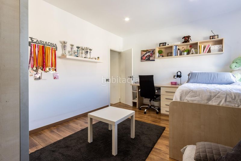 Foto 6b2b2030-251e-41d6-b83e-1ea55100c9e6. Casa amb calefacció aparcament a Gràcia Sabadell