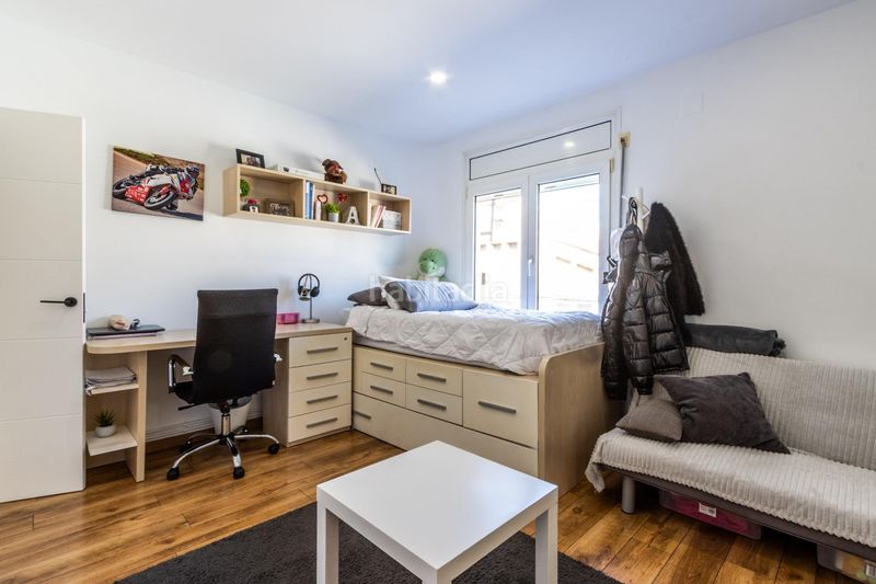 Foto f268fb12-d649-4e58-84c0-09f65225d7a8. Casa amb calefacció aparcament a Gràcia Sabadell