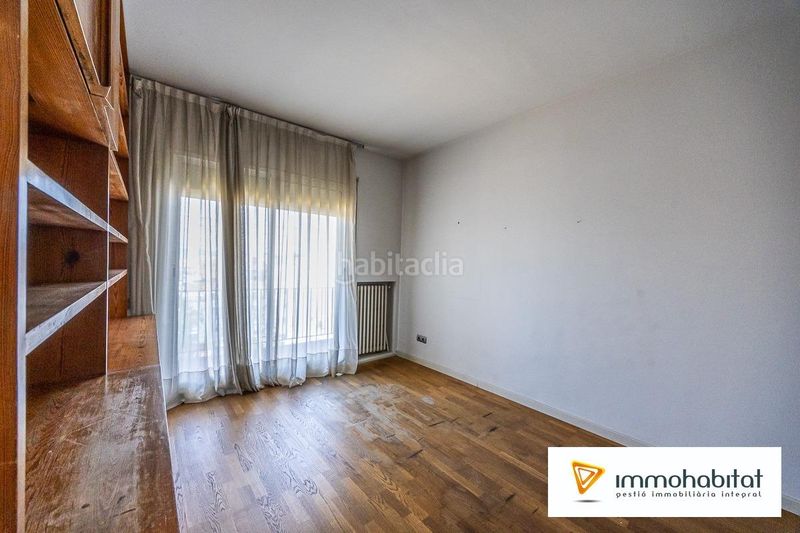 Foto c4a8ba77-5d4e-4fda-bf00-619dd94fb56e. Pis amb calefacció aparcament a Eixample Sabadell