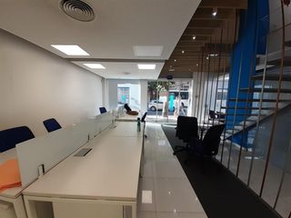 Alquiler Local Comercial en Centre. Amplio local comercial en el centro de sabadell