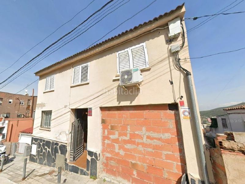 Foto c14e0c58-d27b-4a18-8bd0-54c57ac1ea14. Casa amb aparcament a Can Sant Joan Montcada i Reixac