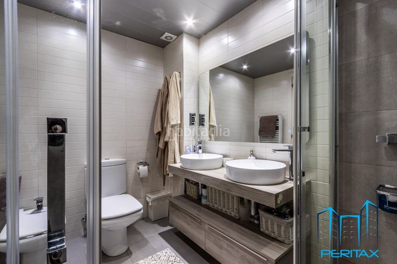 Foto f011ea18-48ac-4a7c-ae87-dad2d2855b8c. Casa amb calefacció aparcament a Creu Alta Sabadell