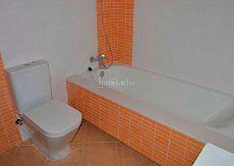 Foto 46a28b72-404c-4cf9-ab57-efdbd6c89192. Casa adossada amb calefacció aparcament a Sentmenat