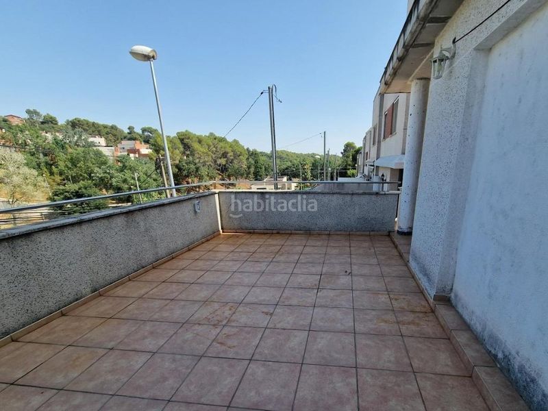 Foto ee7e280a-0baf-45c4-8c1f-494d1d9727d2. Casa adossada amb calefacció aparcament a Sentmenat