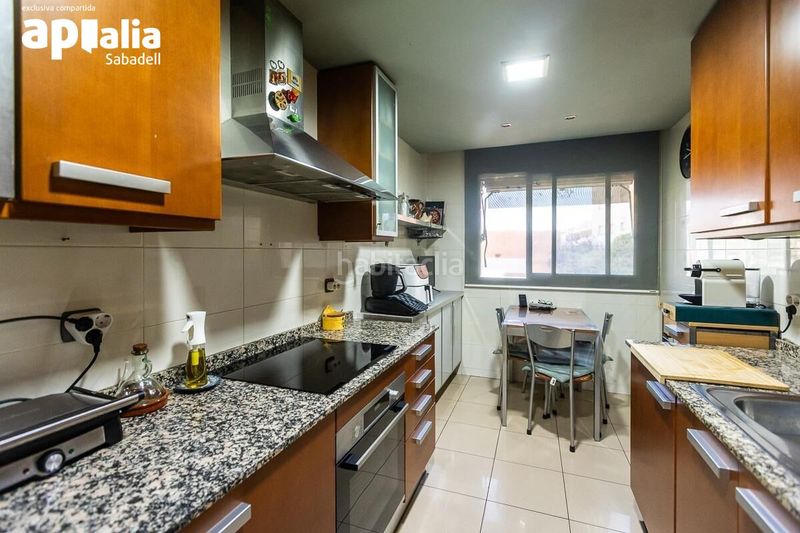 Foto 70e86d68-6663-4ce6-a095-05f42ee9c9fa. Flat with heating parking in Eixample Sabadell