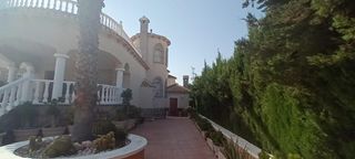 Chalet in Benferri. Chalet esquina en residencial benfis parkbenferri