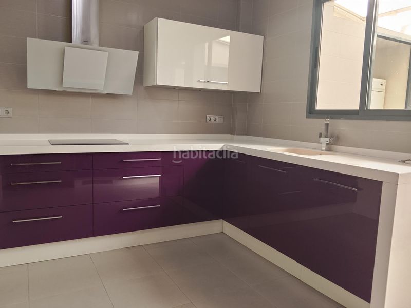 Foto b342bc75-a2af-4d80-bcf5-7865c678c472. Casa adossada amb aparcament piscina a Ciutat Esportiva Elche / Elx