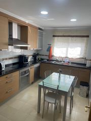 Affitto Appartamento in Novelda. Amplio piso de alquiler en novelda con ascensor!