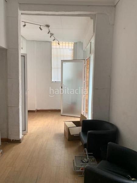 Foto 9ece18f2-2ba6-45dc-ad39-5ad4246817ca. Alquiler local comercial local con vado en pleno centro de elche en Elche / Elx