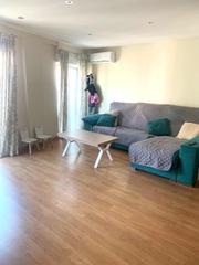 Lloguer Pis a Plaza Crevillente - Antiguos Juzgados - El Asilo. Fantástica vivienda en alquiler en zona pisos azules