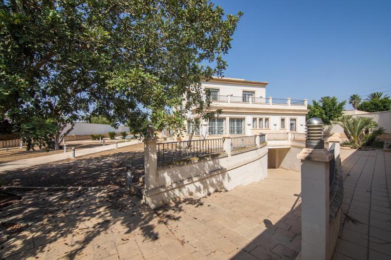 Foto 7ef683aa-62e3-4153-98ab-1a5f3527c4b7. Chalet with heating parking pool in Peña de las Águilas Elche / Elx